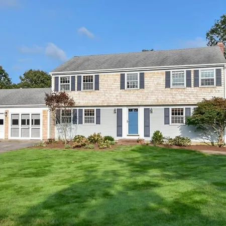 Dogs Welcome Huge Yard Right Next To Rail Trail